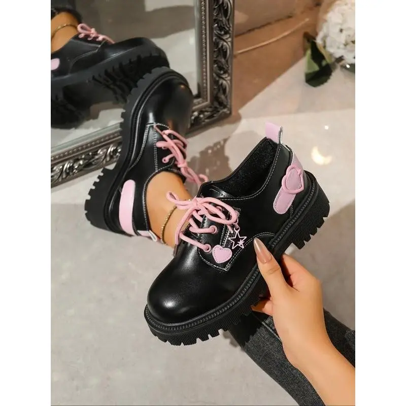 Sweet Style Thick Sole Leather Shoes for Women, Shiny Tie-Up Single Shoe with Heart Star Decoration, Versatile Casual Footwear