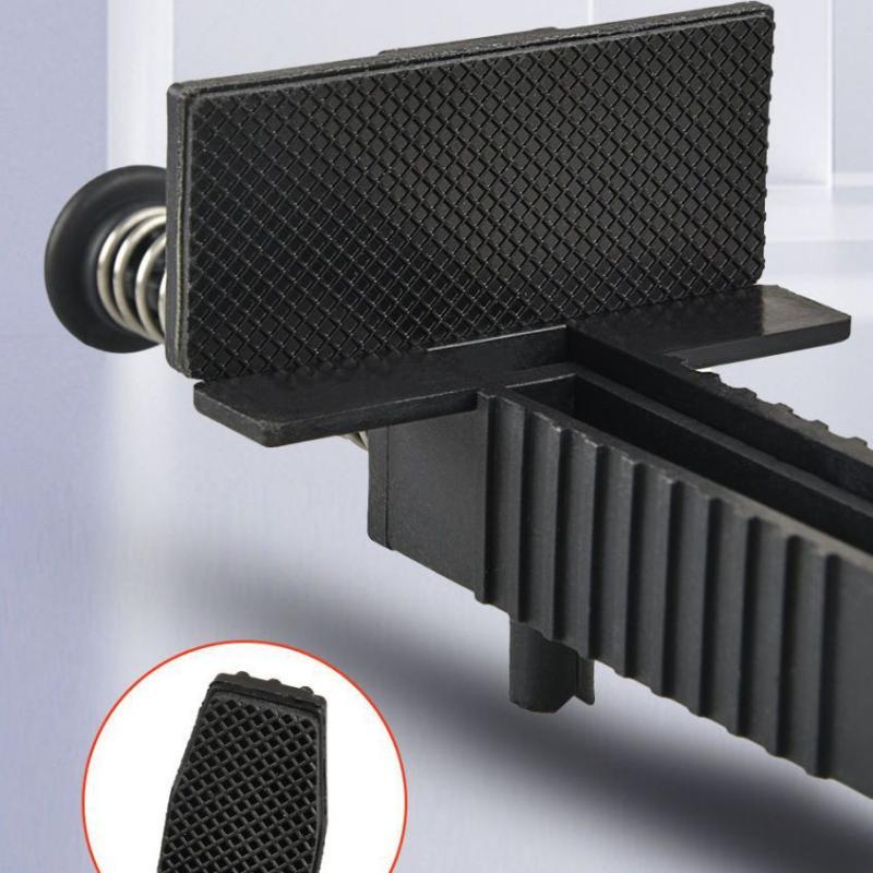 2 pieces of brick lining pipe worker tools, brick level measuring tools, used in construction (black) brick stringer positioning tools