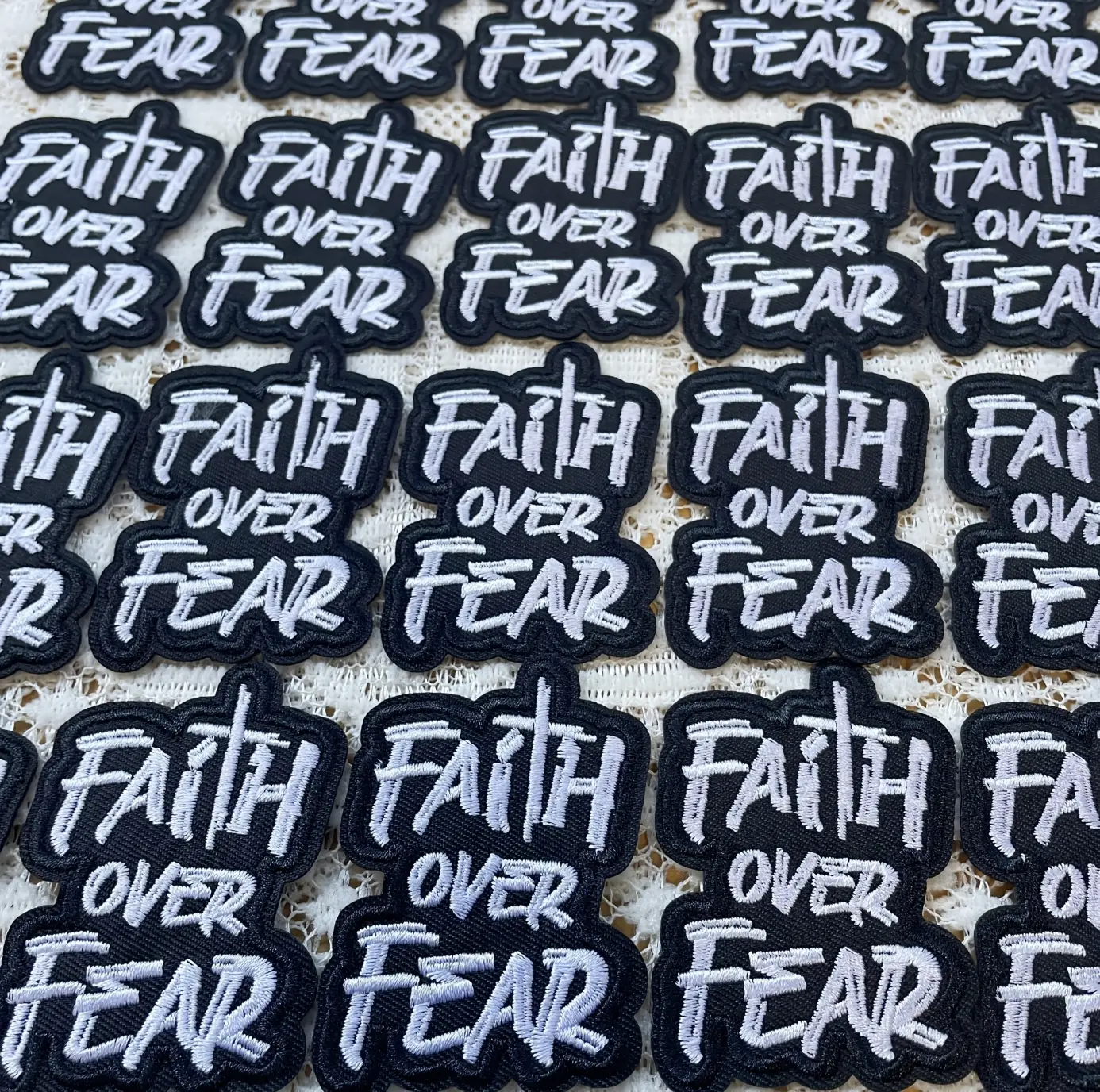 8 FAITH OVER FEAR pattern iron-on embroidery patches – fun design – easy to sew or iron, durable fabric badges suitable for personalizing jackets, bags, DIY crafts, and more