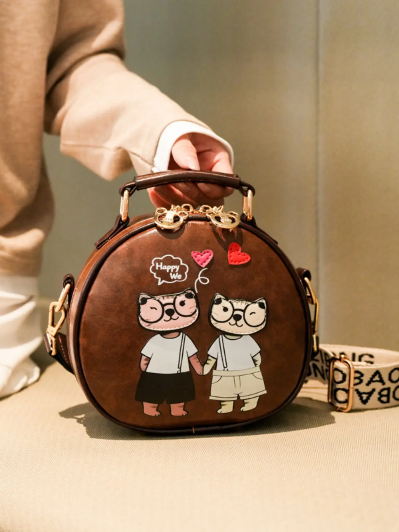 Fashion Cartoon Cute Shoulder Bag, Trendy Versatile Crossbody Bag, Elegant Small Round Bag for Commute, Casual Large Capacity Handbag