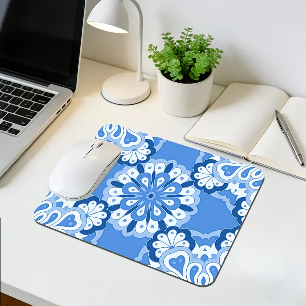 Blue and White Base, Symmetrical Floral Decorative Pattern, Vintage Elegant Style Mouse Pad, Rubber Base Non-slip Gaming Mat, High-definition Printed Desk Mat, Suitable for Desktop Decoration, Compatible with Computer/laptop Peripherals