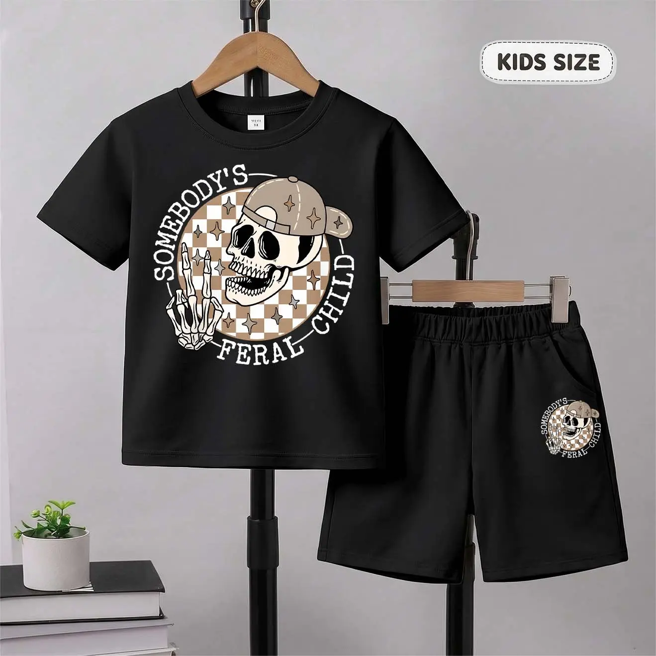 Kids' Basic Loose-Fitting "Somebody's Feral Child" Cartoon Print Short-Sleeve T-Shirt & Elastic Waist Shorts Set, Kids Size Casual Summer Round-Neck Outfit for Everyday Wear, Outdoor Play
