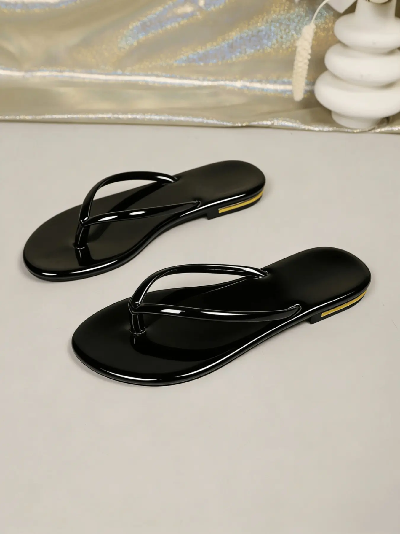 Simple Outdoor Sandals, Beach Vacation Versatile Commute Casual, Anti-Slip Rubber Summer Women's Thin Strap Large Size Flat Shoes, Flat Slippers Sandals