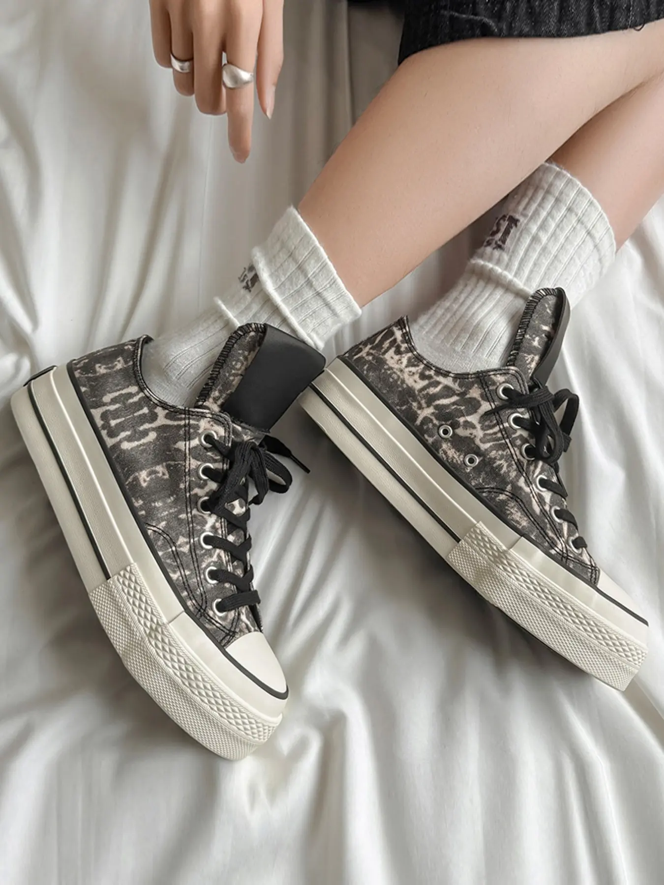 Men's Board Shoes 2026 New Model, Retro Leopard Print Thick Sole, PU Leather, Rubber Bottom, Comfortable Casual Sports Shoes