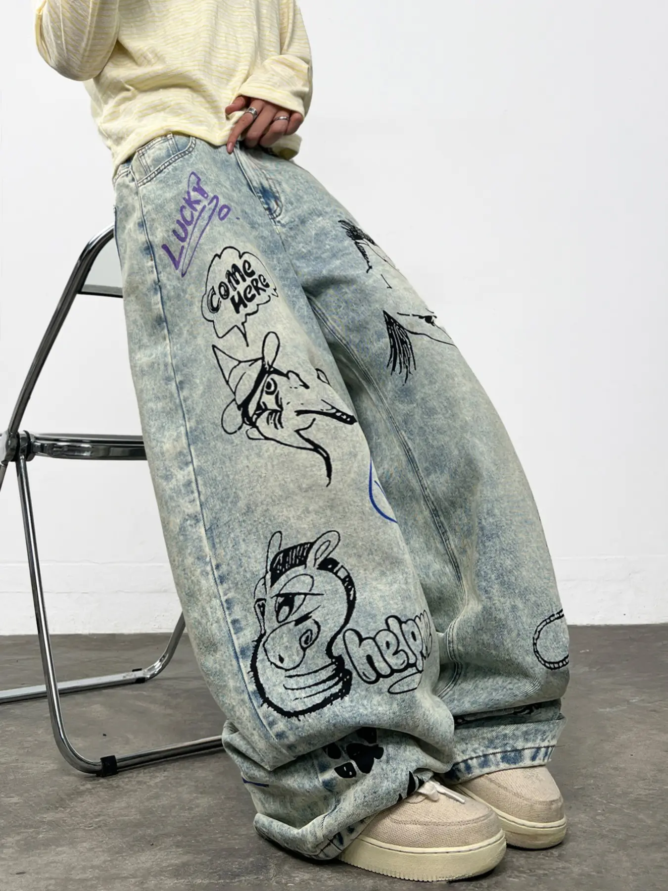 Vintage Hand-Drawn Graffiti Print Blue Loose Jeans, Hip-Hop Fashion Oversized Straight Leg Pants, Streetwear, Casual Streetwear Jeans, Street Style, Multiple Sizes Available