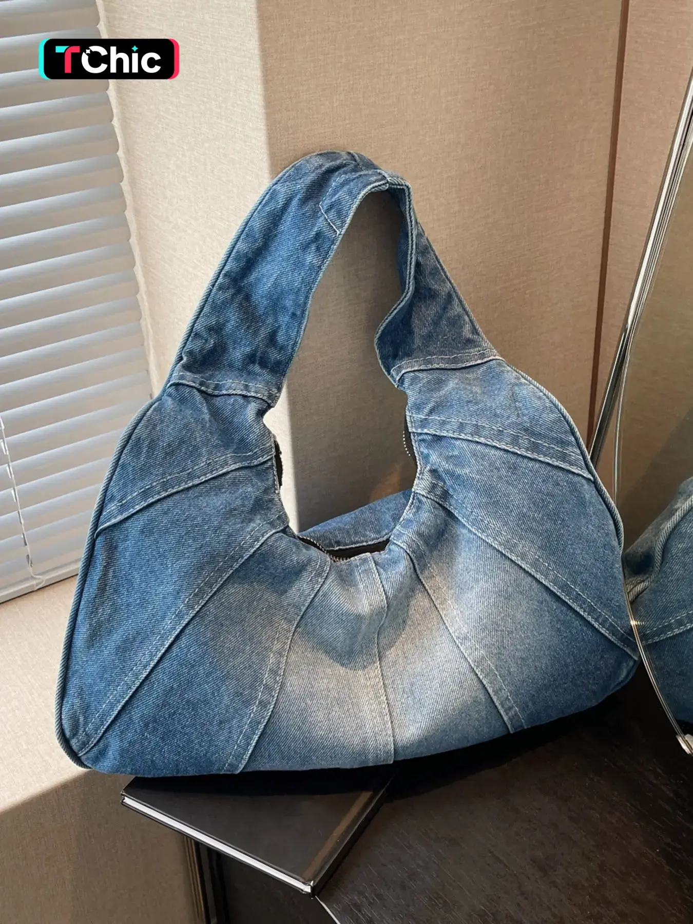 Minimalist fan-shaped patchwork denim shoulder bag, Crossbody shoulder bags, stylish, with gradient washed vintage technique and niche design, perfect for daily work, commuting, shopping