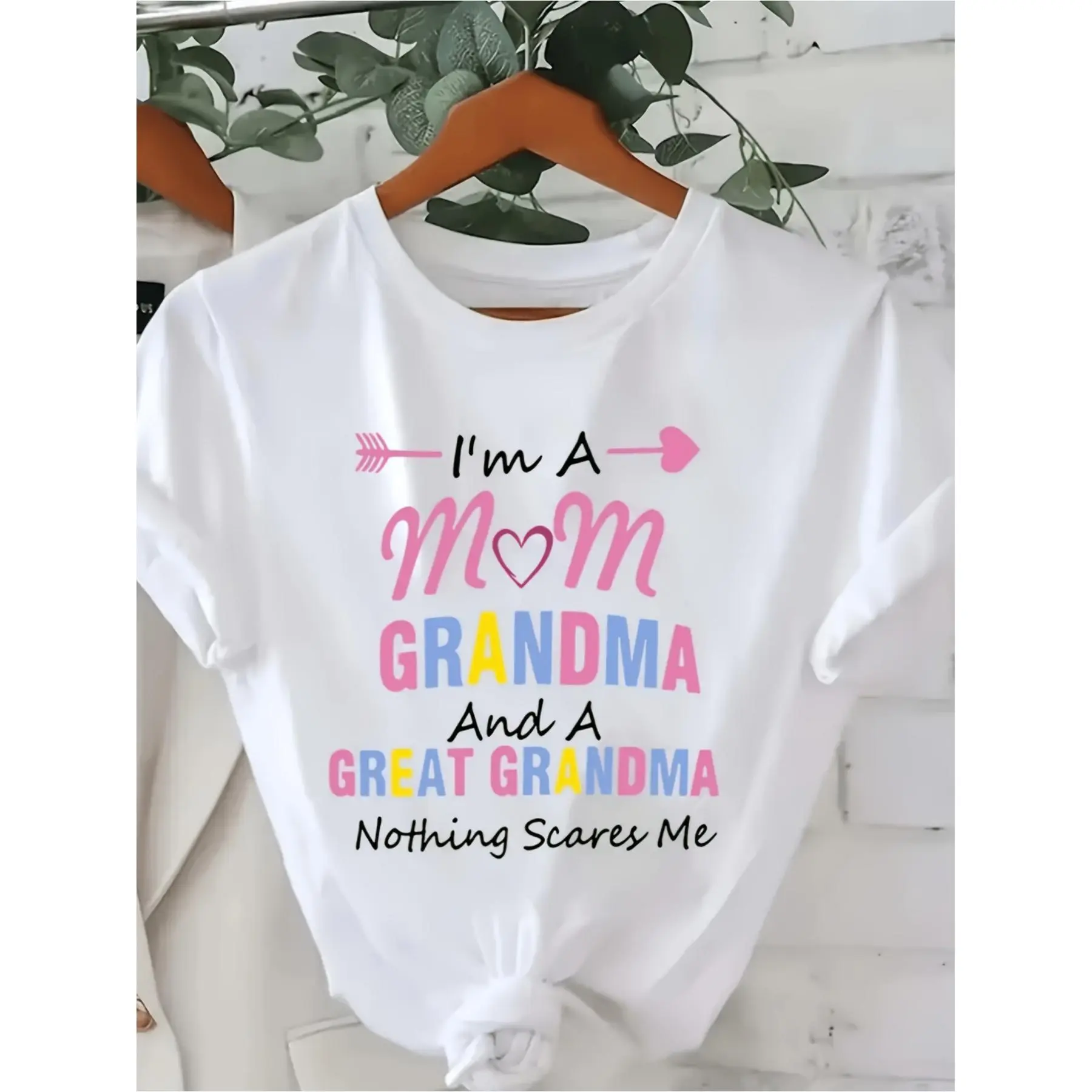 Women'S White T-Shirt I'm a Mom Grandma & Great Grandma Proud Multicolor Family Tree Text with Hearts & Arrows Casual Short Sleeve Tee for Grandmothers, Grandma Gifts, Family Reunion Outfit, fashion lovers must
