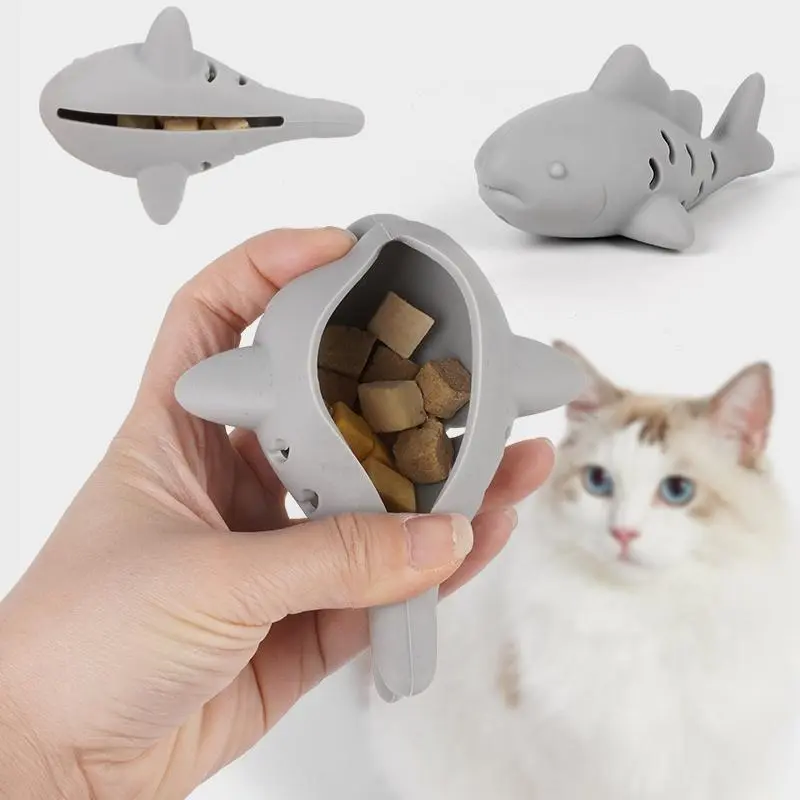 Pet Silicone Fish-Shaped Feeder, an Interactive Toy for Pets That Is Durable And Designed for Training And Entertaining Cats And Dogs, Without Battery