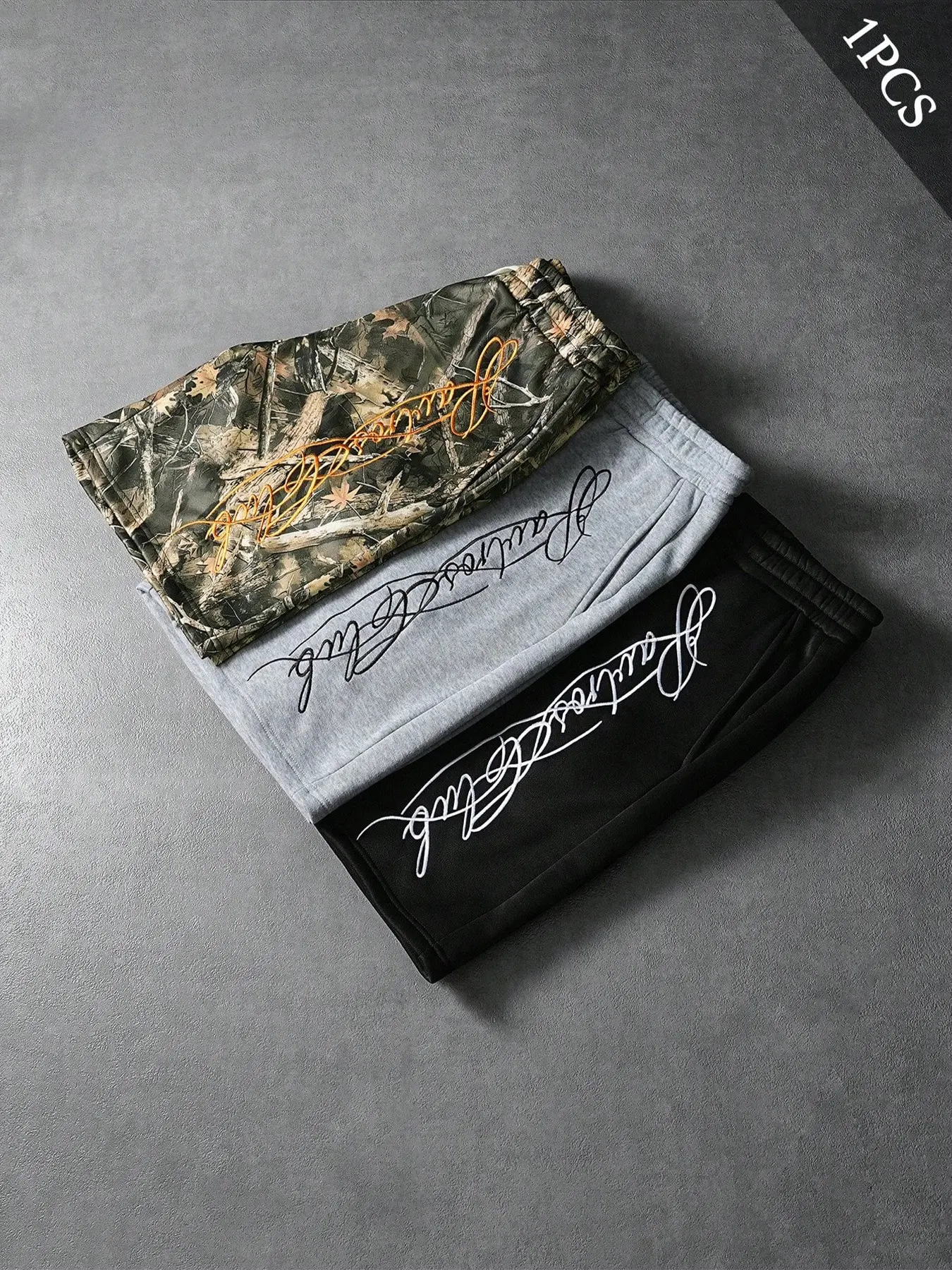 Men's Forest Camo Solid Signature Graffiti Knit Shorts, Elastic Waist Hip-Hop Wide Leg Streetwear Five-Quarter Pants, Summer Casual Sporty Trendy Pants