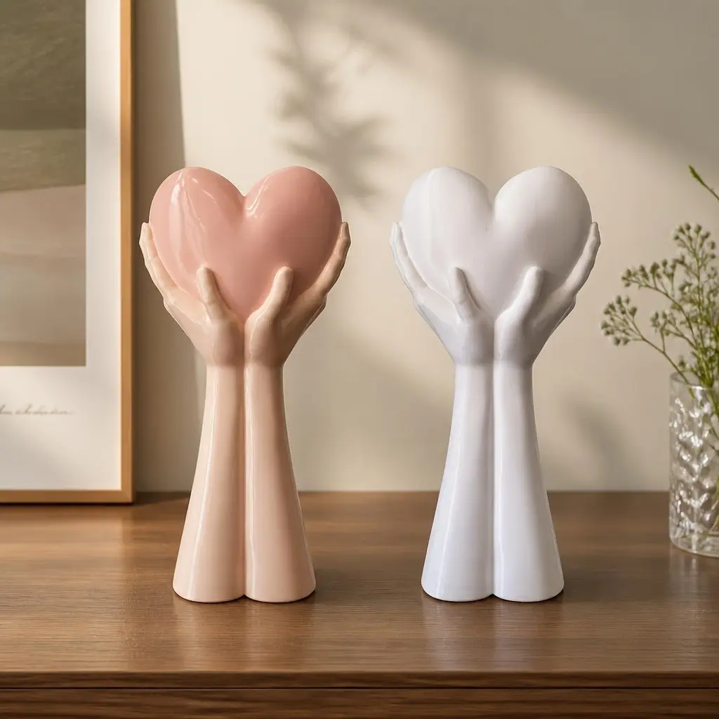 Creative Handheld Heart Vase, Decorative Desktop Craft, Colorable Ornament, Unique Decoration Piece, DIY Art Supply
