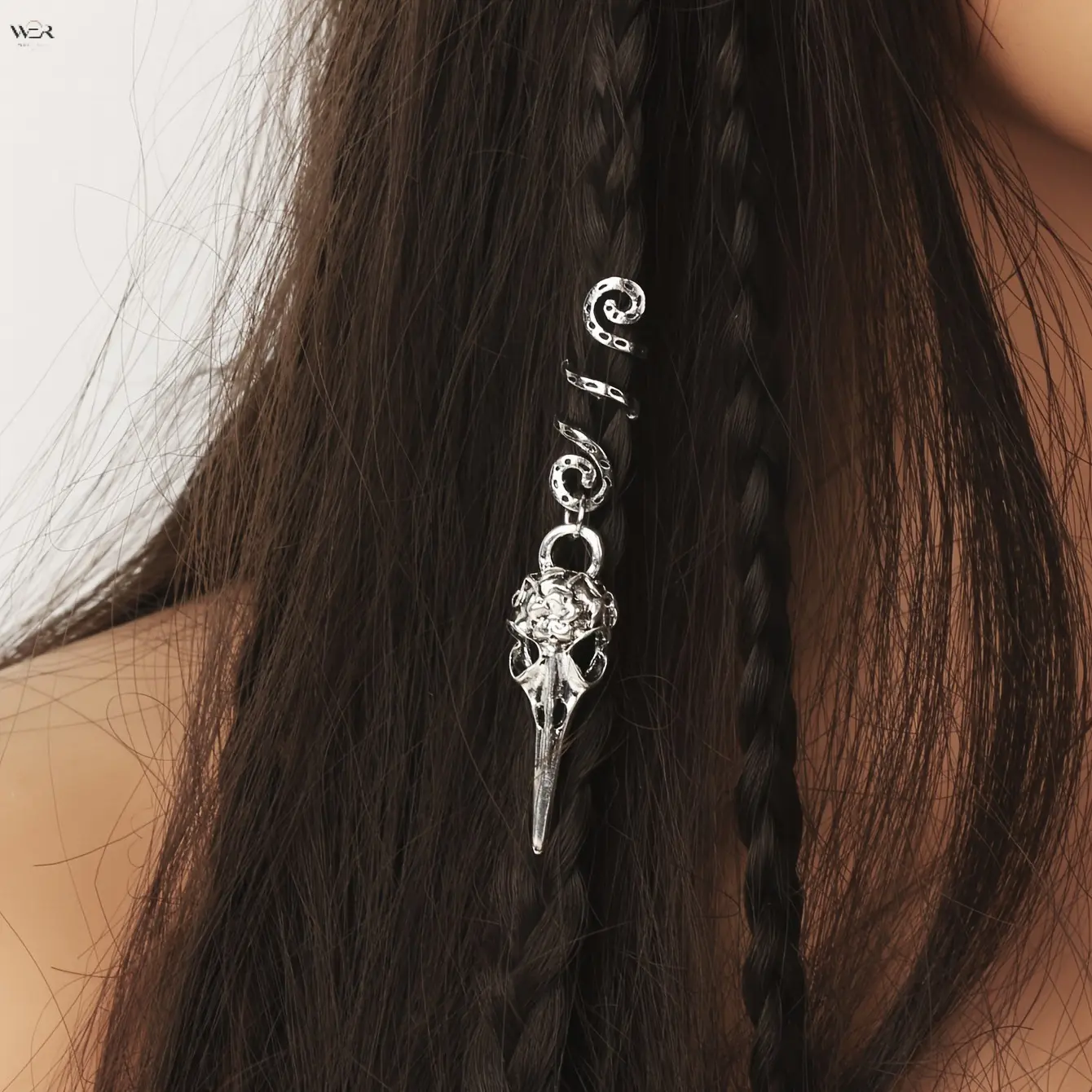 Vintage Silver Raven Skull Spiral Hair Twist Clip, Gothic Bird Skull Dreadlock Coil Hair Ring, Punk Dark Aesthetic Braided Hair Charm, Adjustable Metal Hair Spiral Decor for Festival Cosplay Hairstyle