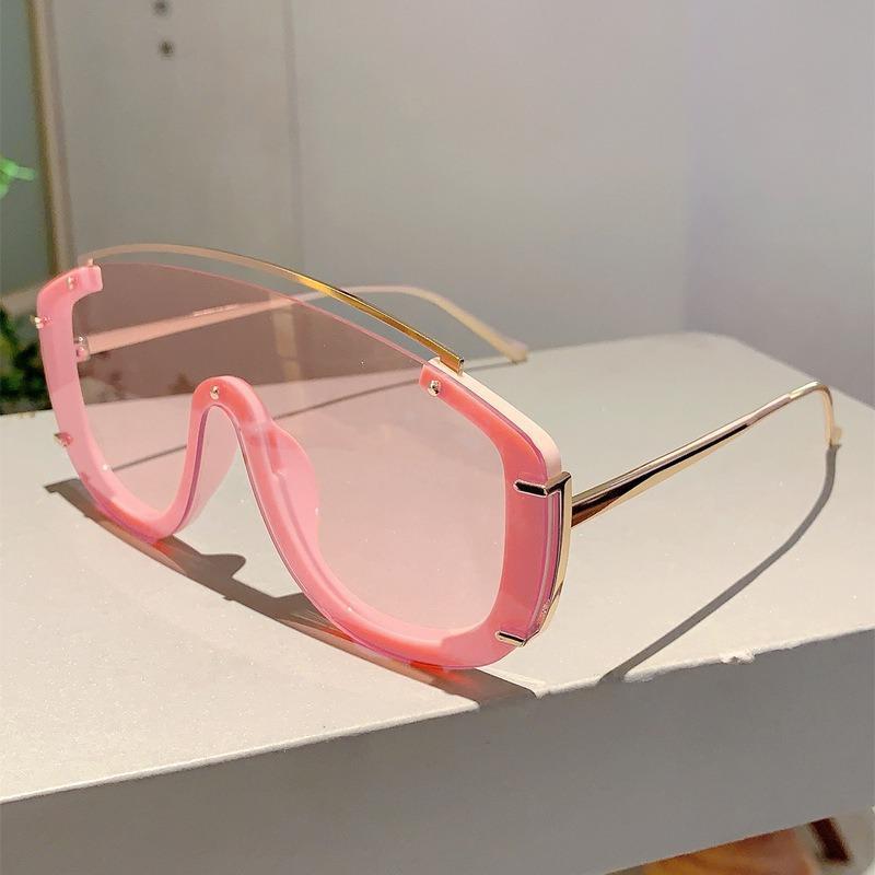 Y2k Stylish Women Sunglasses Fashion Gradient Outdoor Sports Shades Trendy Luxury Brand Design Futuristic Men Sun Glasses new Light Blocking for Screens Protection Glasses for Women Women's Clear