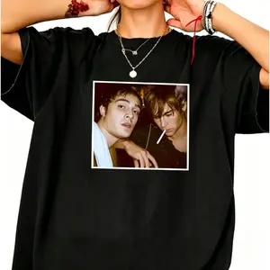 Women's Gossip Graphic Print T-Shirt - Short Sleeve Crew Neck Casual Top with Iconic TV Show Scene, Lightweight Summer & Spring Tee, Machine Washable Regular Fit, Leisure Clothing, Relaxed Fit Shirt, Comfortable Fabric