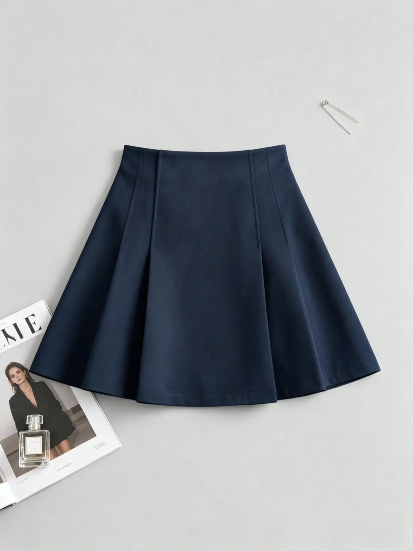 Women's Fashion Solid Color Mid-Waist Pleated Mini Skirt, Stylish and Comfortable, Perfect for Casual Wear, Trendy and Versatile