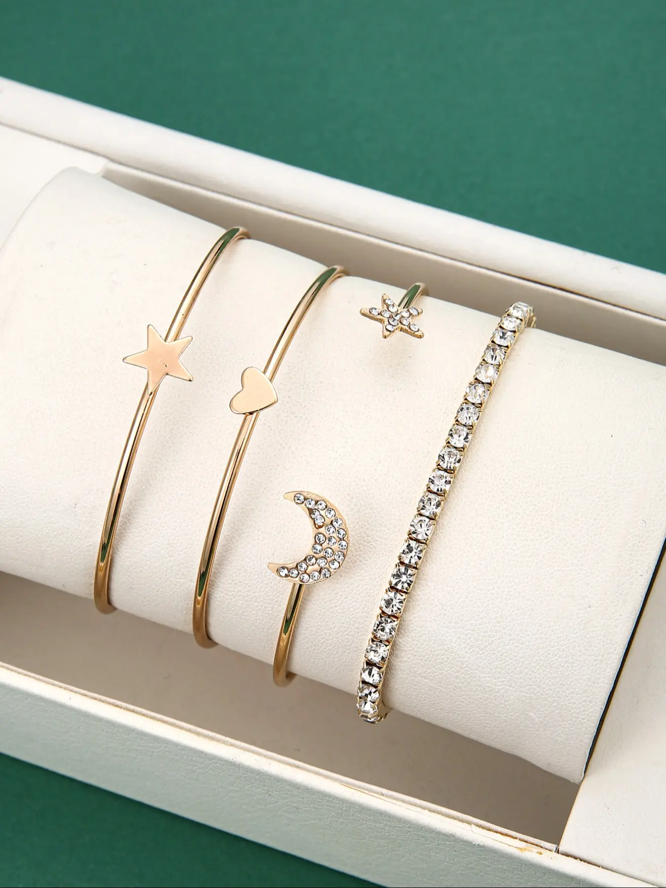 4pcs Boho Style Star Moon Heart Bracelet Set, Elegant Open Metal Bangle, Perfect Gift for Daily Wear, Parties, Holidays, Stackable Bangles