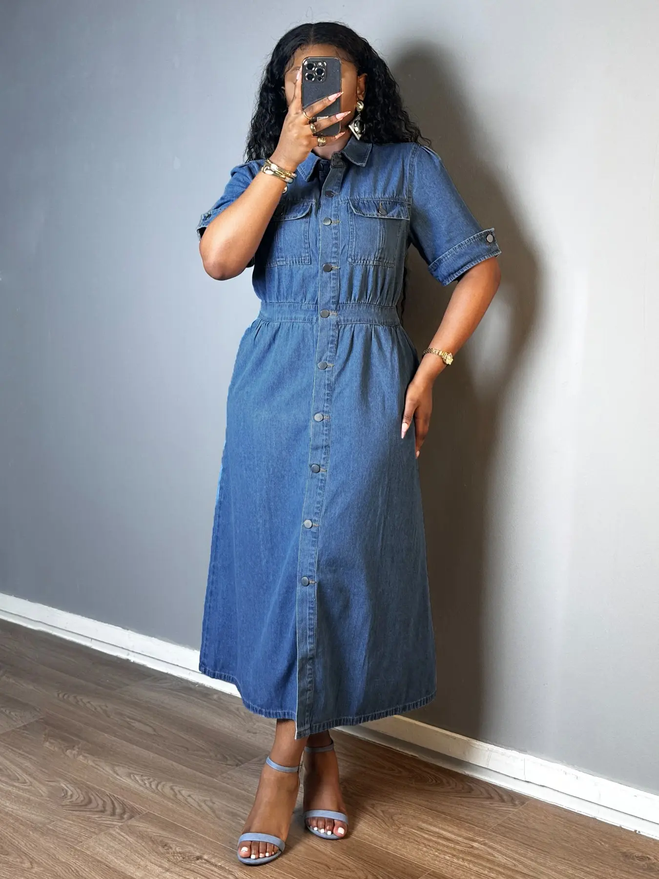 Women's Casual Collared Shirt Dress, Medium Wash Denim Midi Dress with Chest Pockets, Button and Folded Sleeves, Comfortable and Stylish for Spring Summer