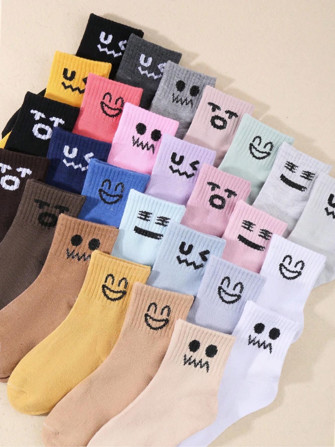 Random Women's Cartoon Face Pattern Crew Socks, Socks for Women, Casual Cute Moisture Wicking Socks,  Socks for Women, Soft Comfy Breathable Socks for All Seasons Daily Wear