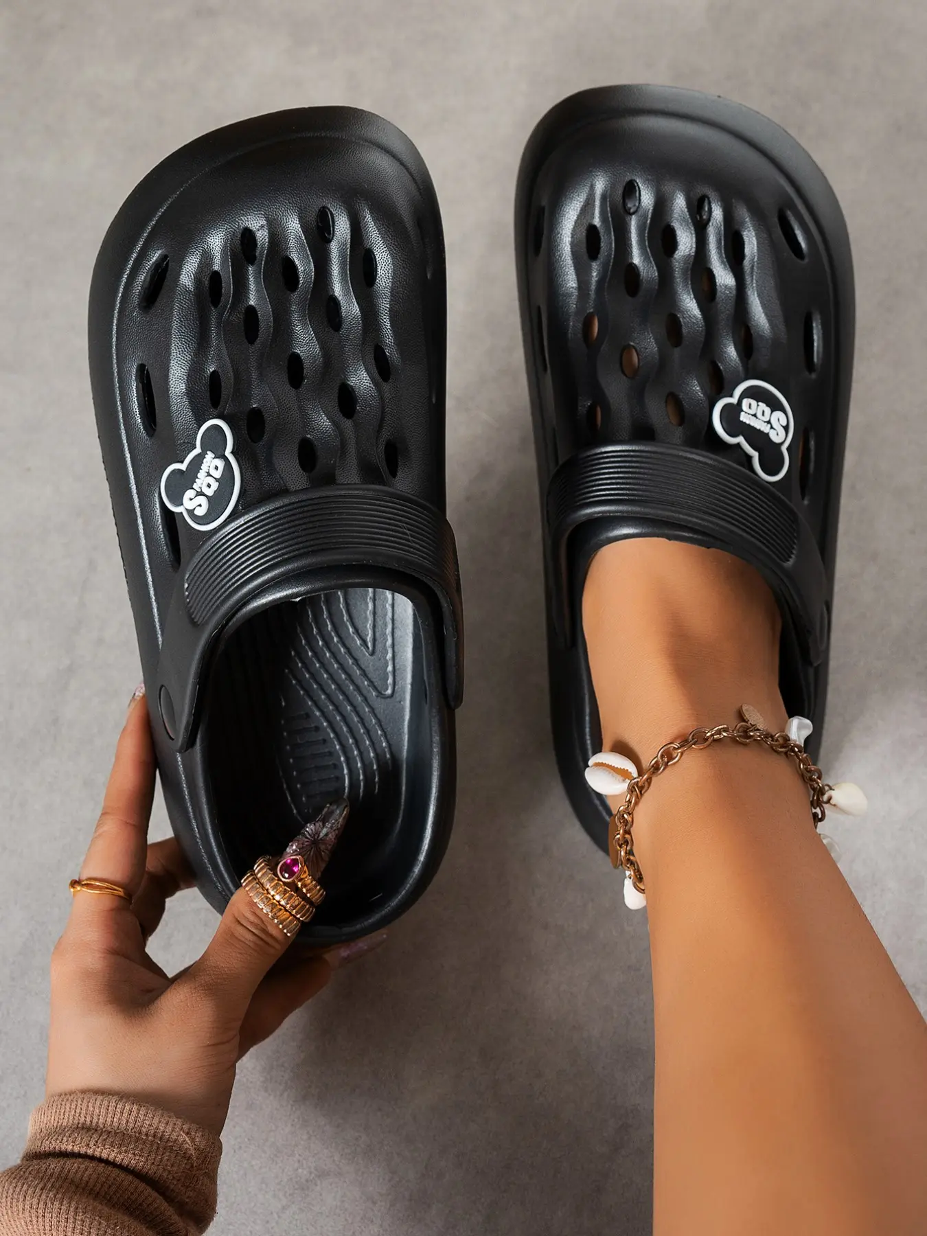 Women's Fashion Wave Hollow Out Thick Sole Slippers, Eva Material, Adjustable Back Strap, Breathable, Comfortable, Casual Shoes
