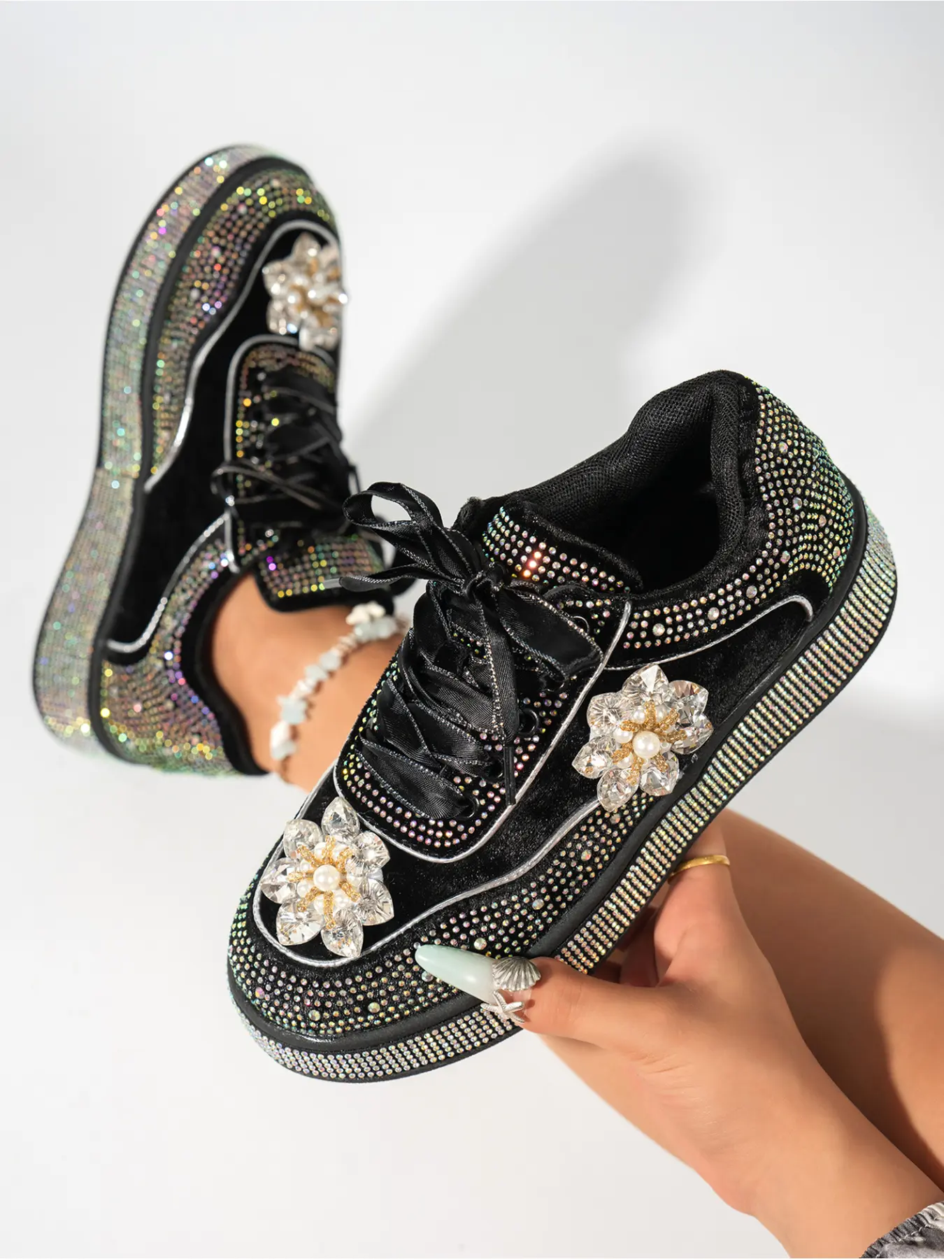 Ladies Floral Rhinestone Platform Skate Shoes Soft Velvet Upper Pearl Crystal Flower Decor Satin Ribbon Laces Fashion Street Sneakers
