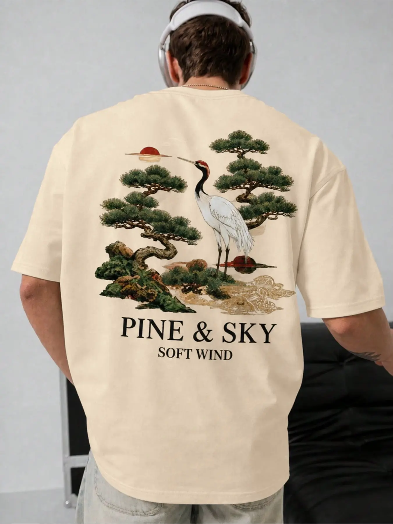 Men's Retro Oriental Traditional Casual T-Shirt With Pine Tree And Crane Pattern Print, Crew Neck Cut, Suitable For Weekend Trips, Art Events And Daily Commute