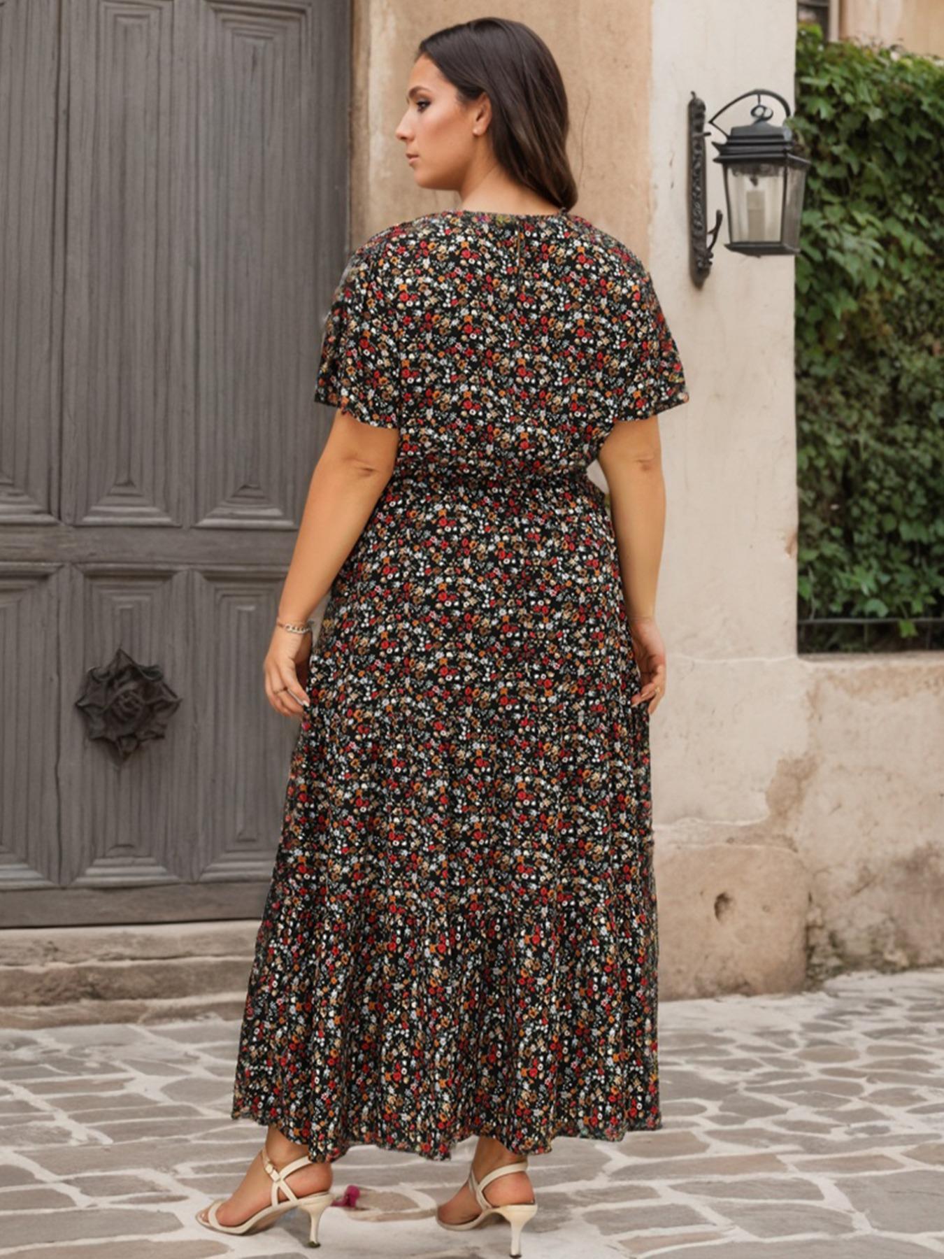 [Plus Size] Ditsy Floral Print Round Neck Dress, Boho Bohemian Style Casual Short Sleeve Long Dress for Daily Holiday Vacation Wear, Women's Clothes for Spring & Fall