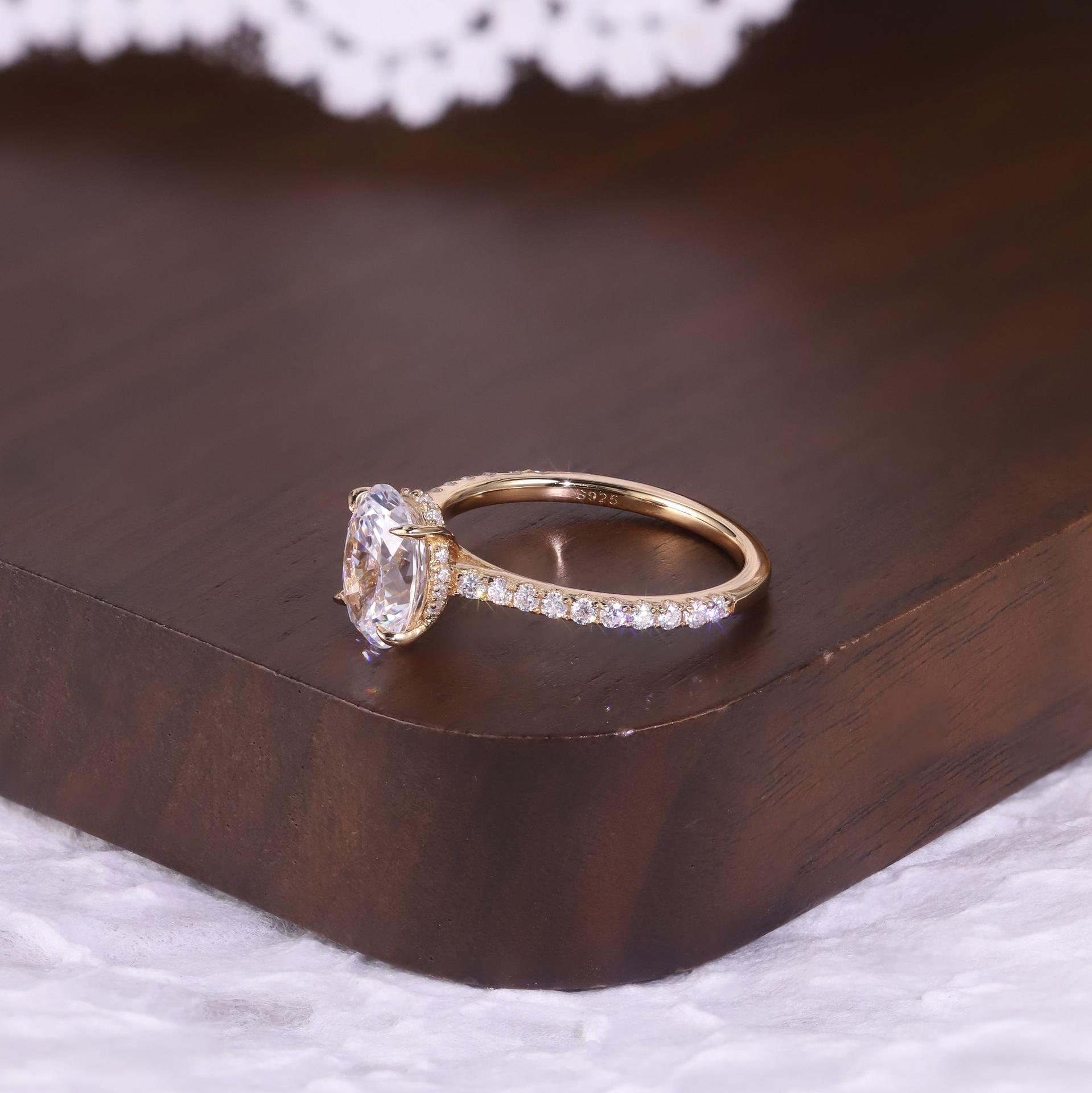 Oval Cut 2.0CT-8.0CT D VVS1 Color Lab-Created Moissanite Ring S925 Sterling Silver 18K Gold Plated for Women Engagement Wedding Luxury Gift, 5 Carat Solitaire Ring, 6 Carat Diamond Ring, Light Luxury Fashion High-end Niche Birthday Gift for Ladies