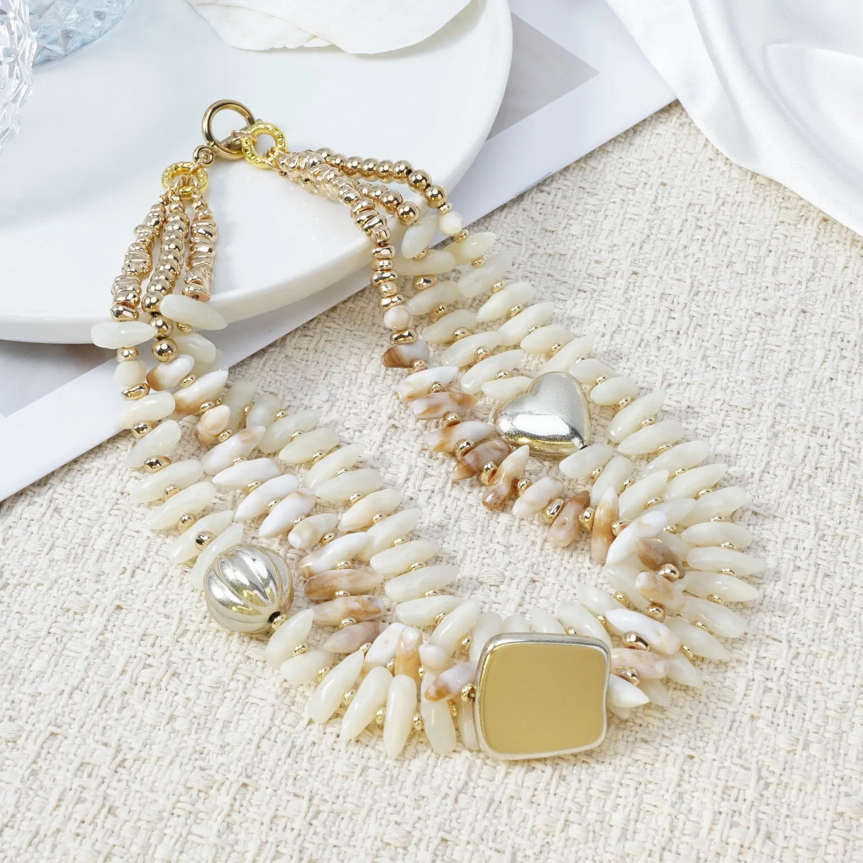 New Tooth Shell Shell Snail Shell Gravel Multi layer Necklace, Women's Handmade Beaded Necklace, Small and Luxurious Beach