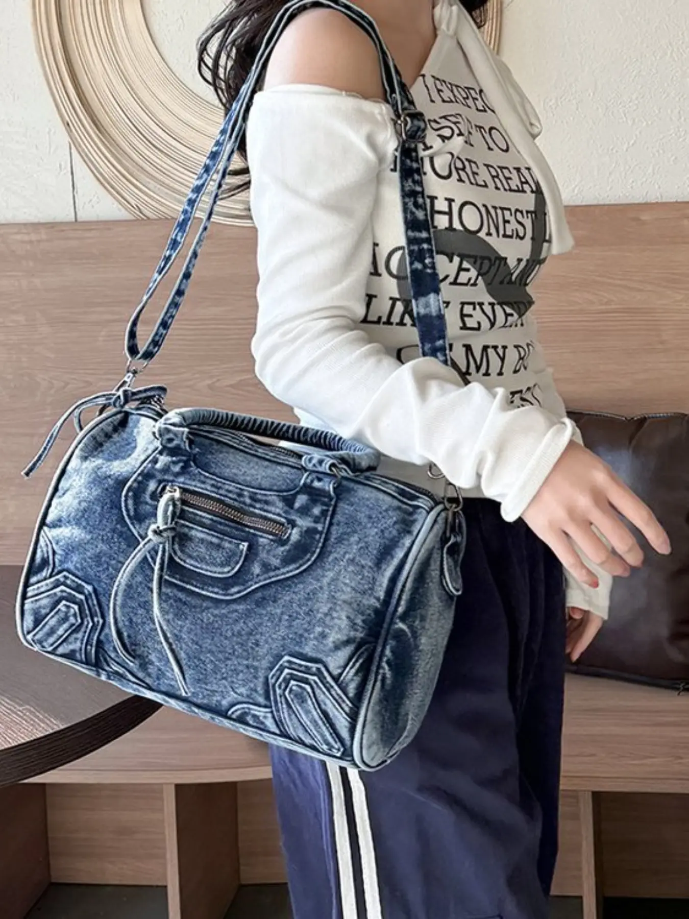1pc Women's retro washed denim handbag, retro street style suitable for daily shopping, weekend travel, and casual daily wear. A must-have shoulder tote bag for women
