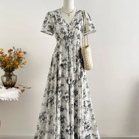 Women's Bohemian Casual Boho Chic Style Floral Print Dress, Short Sleeve V Neck Design, Swiss Dot Ruffle Layered Long Skirt, Fitted Slimming Cocktail Dress for Summer Fashion, Boho Dresses