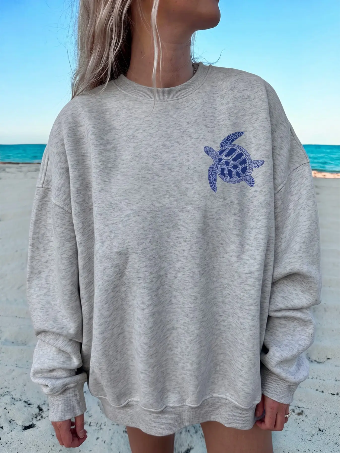 Ladies Sea Turtle Print Crew Neck Sweatshirt,Oversized Drop Shoulder Long Sleeve Pullover, Casual Beach Vacation Top For Daily OOTD #GraphicSweatshirt #BeachVibes
