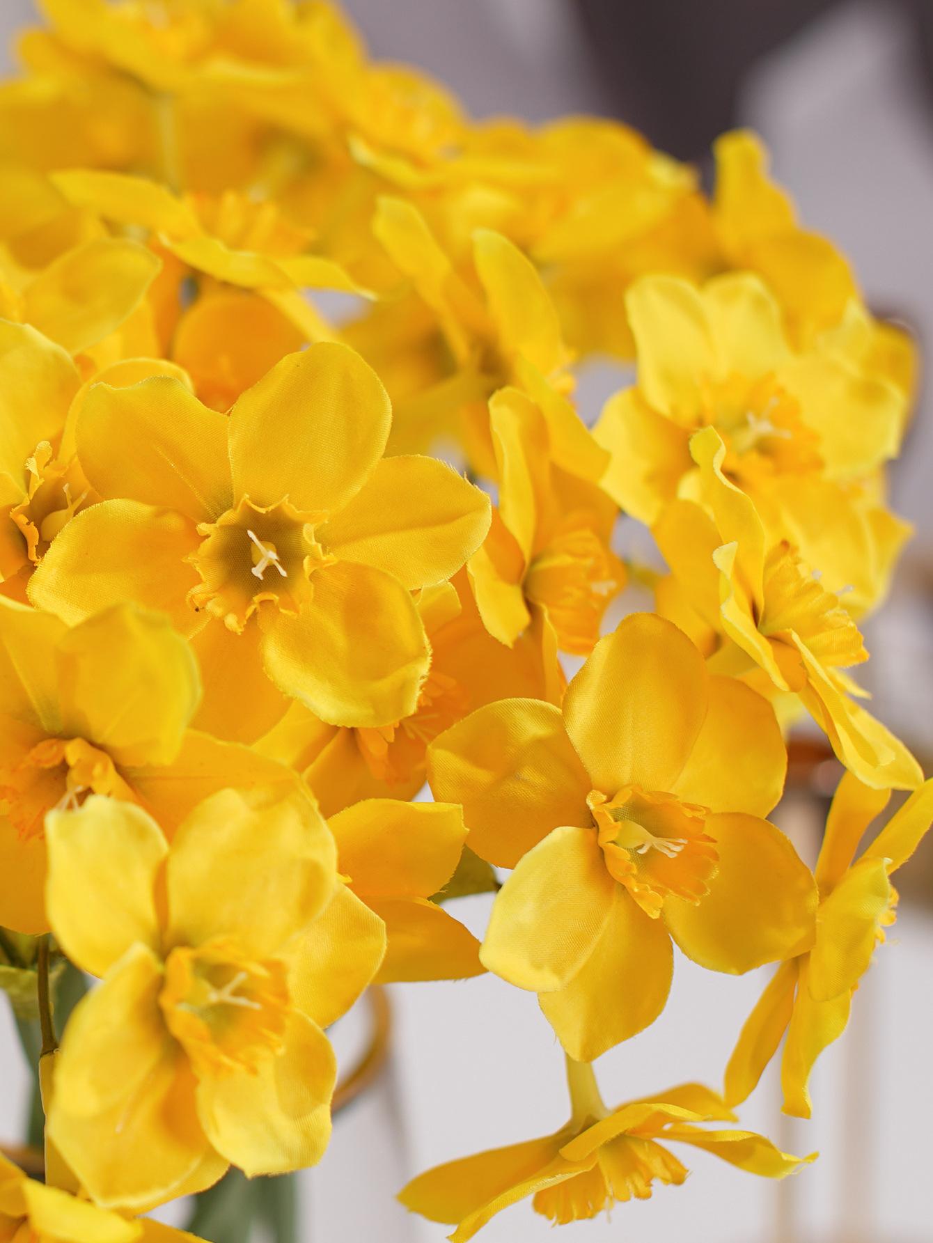 Daffodil Bouquet Silk Flower Plastic Living Room Table Decoration Artificial Fake Flower Potted Plant Home Decoration