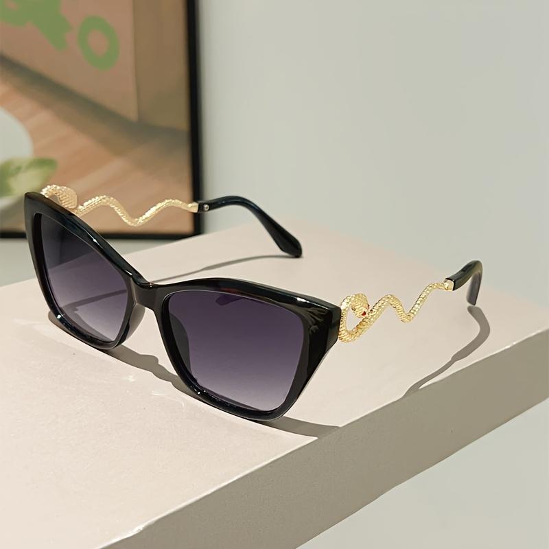Snake Shaped Temple Fashion Glasses – Unique European & American Style, Fun Street Photography Accessory, Stylish and Bold Design for Fashion Lovers unisex simple high negative