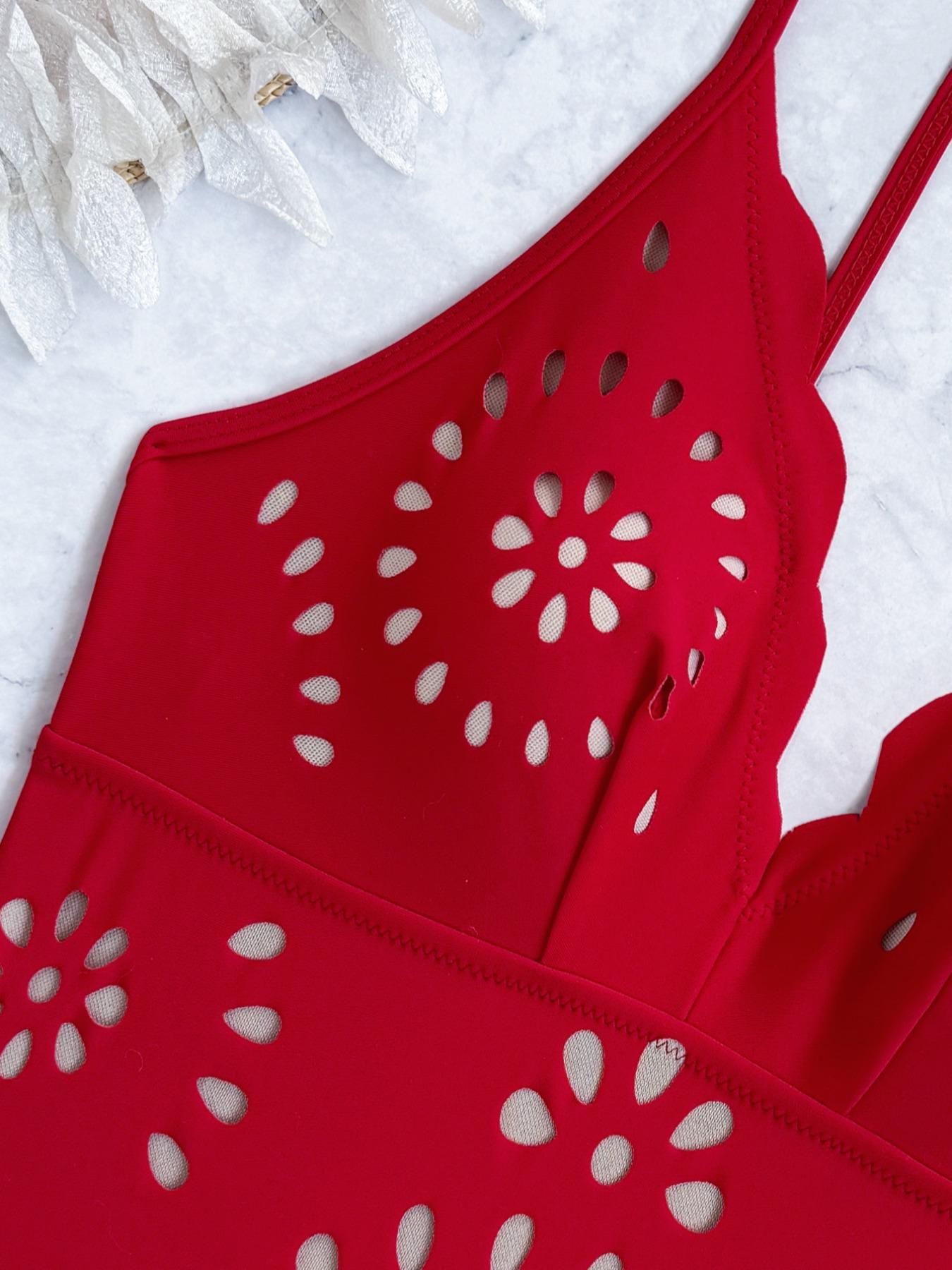 Women's Solid Color Hollow Out Scallop Trim One-piece Swimsuit, High Stretch Sexy Casual Adjustable Spaghetti Strap Backless Sleeveless Swimwear for Beach Holiday Vacation, Ladies Swimsuit for All Seasons, Swimsuit Style