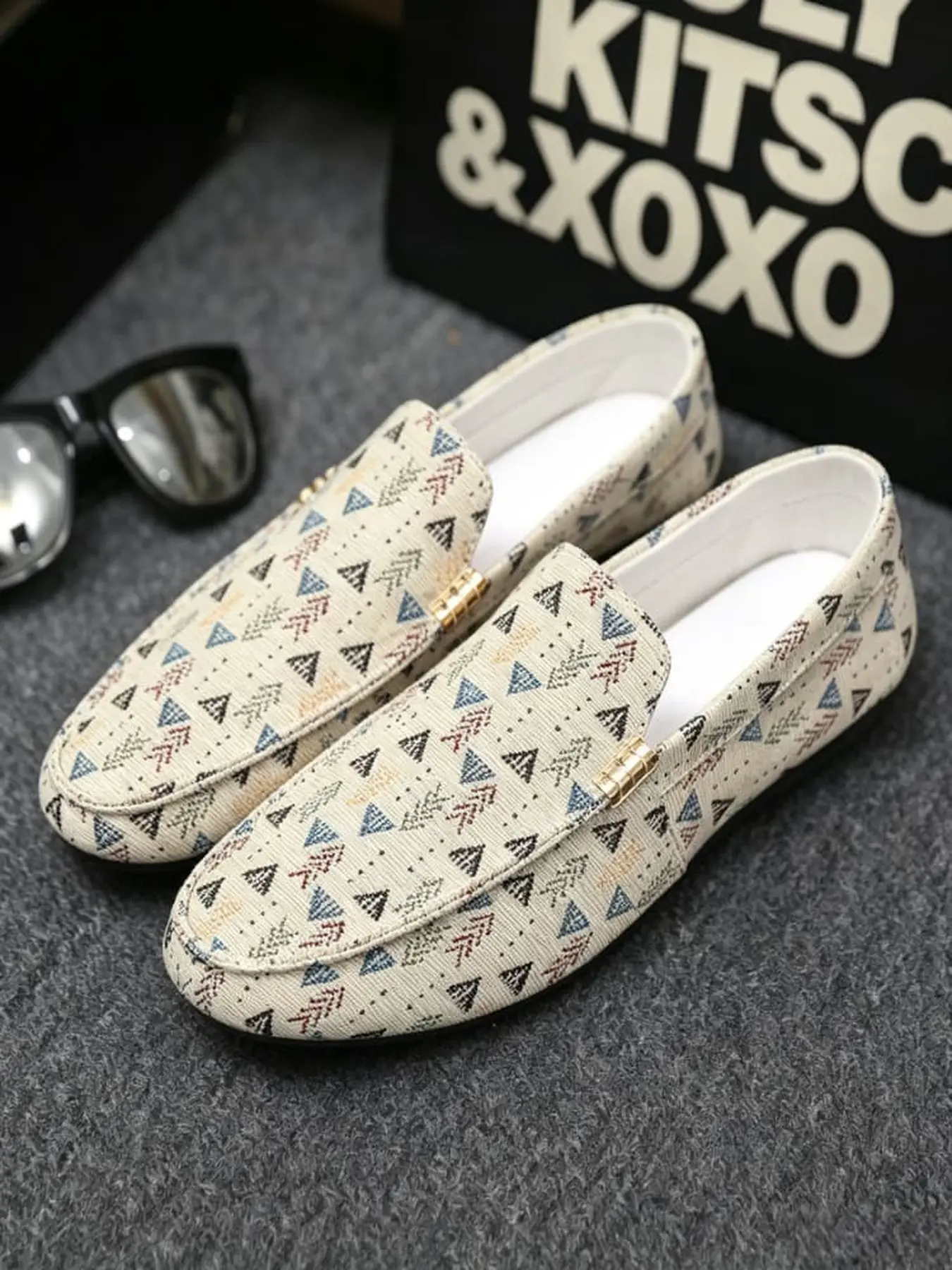 Men Geometric Print Canvas Loafers Bendable Soft Sole Slip-on Breathable Anti-slip Daily Commute Casual Shoes
