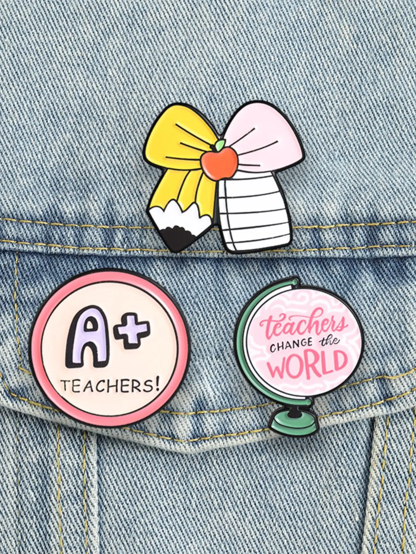 3pcs Gentle Teacher Theme Enamel Pins, A+ Medal Globe Pencil Apple Cartoon Brooch, Teacher's Day Decor Badge, Perfect Gift for Educators