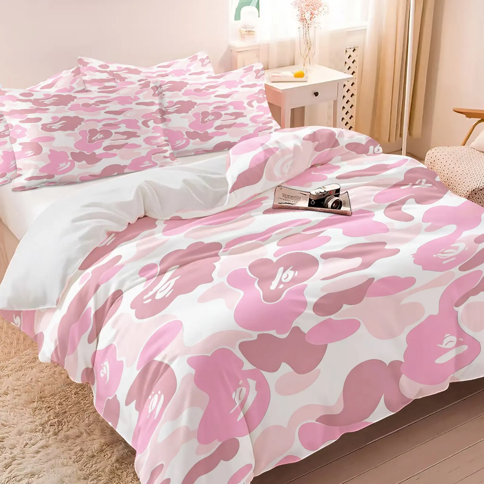Pink Camo Streetwear Print Duvet Cover Set, Includes 1 or 2 Pillowcases, Soft Pastel White Base Camouflage Bedding Set, Non-Fading Skin-Friendly Bedding Set All Size, For Bedroom, Dorm Bedding, Sweet Street Style Room Makeover, Comfy Bedding Sets