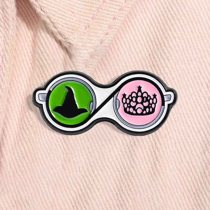 Wicked Fantasy Movie Enamel Pin Evil Witch Elphaba Wizard Hat Glinda Crown Alloy Brooch Pin Lapel Backpack Badge Fashion Jewelry Accessories Gift for Friends