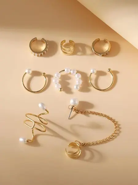 8Pcs Gold Ear Cuffs Earring Stacking Set Stackable Earrings for Women Non Piercing,14K Gold Plated Tassel Chain Pearl Ear Clip Adjustable Cubic Zirconia Sparkling Round Huggie Ear Cuff Fake Earrings Punk Jewelry Gifts