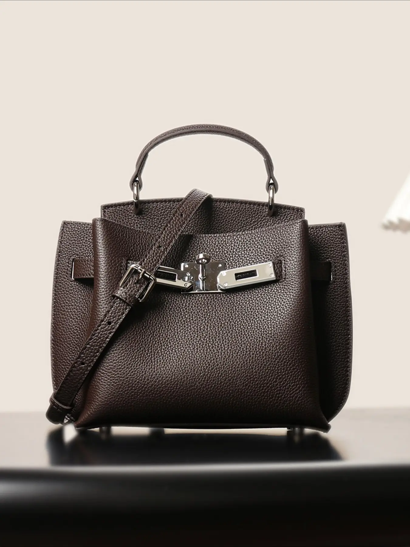 Bags bags women's high-end sense C home Kelly bag high version crossbody large capacity simple women's shoulder bag 2026 Casual Fashion Bag