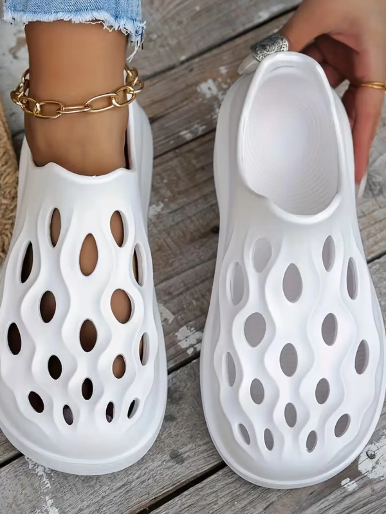 Women Platform Eva Clogs, Hollow Out Breathable Slip on Mules, Non-Slip Thick Sole Garden Shoes, Casual Outdoor Beach Summer Sandals