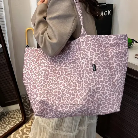 Retro leopard print high-capacity tote bag, fashionable and personalized handbag, commuting and short-distance travel with cross-body bag, Daily Commuting Bag, Animal Tote Bag, Fashionable Bags