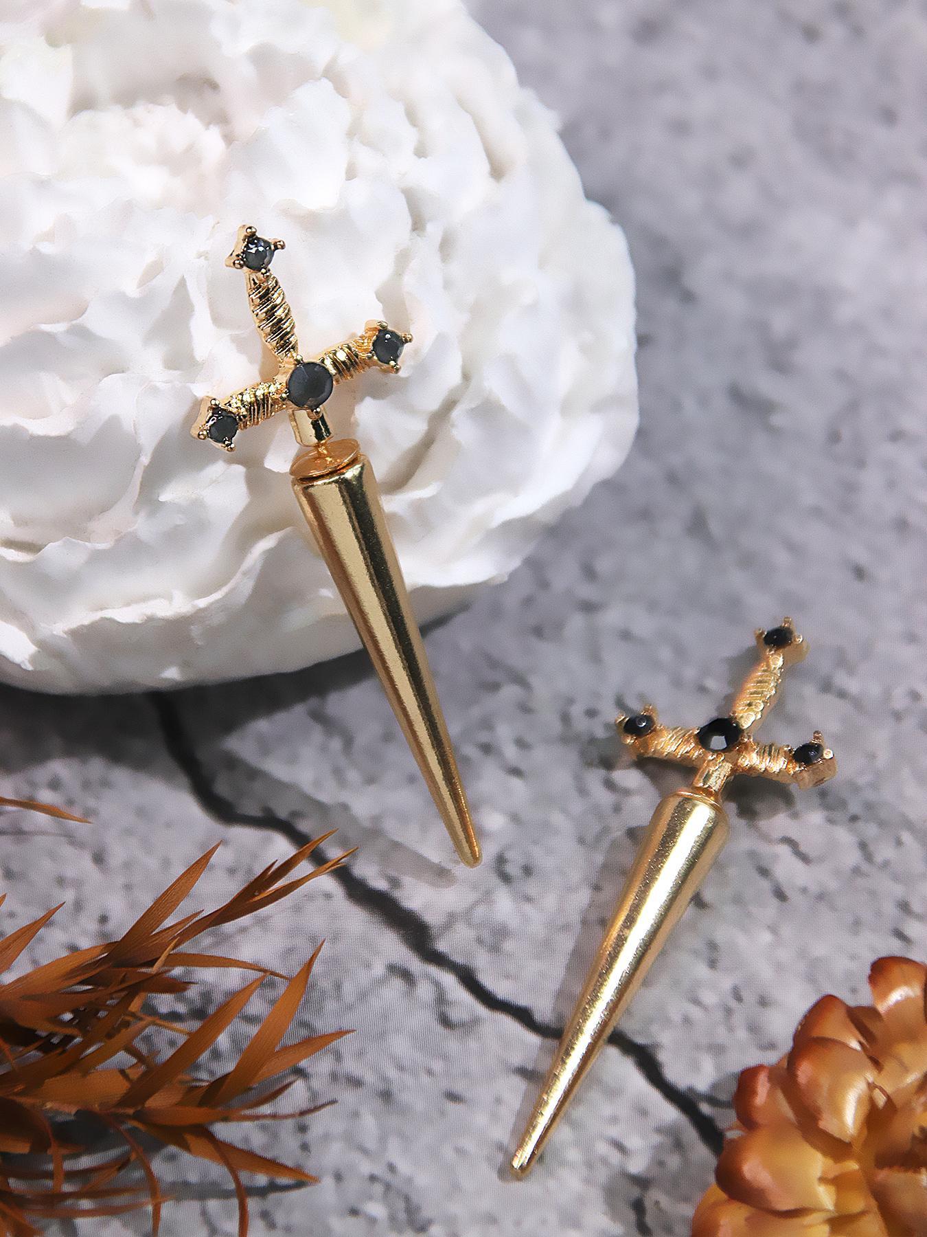 Women's Easter Street Sword Decor Alloy Studded Cross Earrings, Casual All-match Jewelry for Girls Gift, Simple Classic Fashion Accessories for Daily Wear