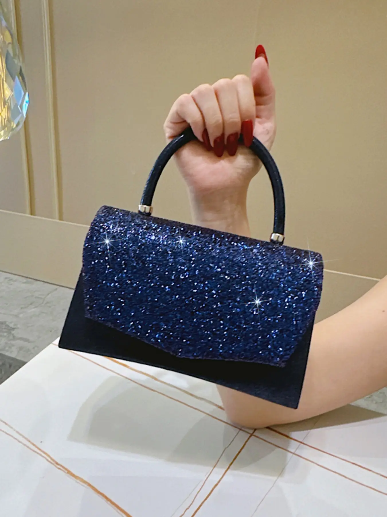 Elegant Blue Glitter Evening Bag, High-End Cool Glamour, Gradient Blue Sequins, Large Capacity, Perfect for Parties and Events