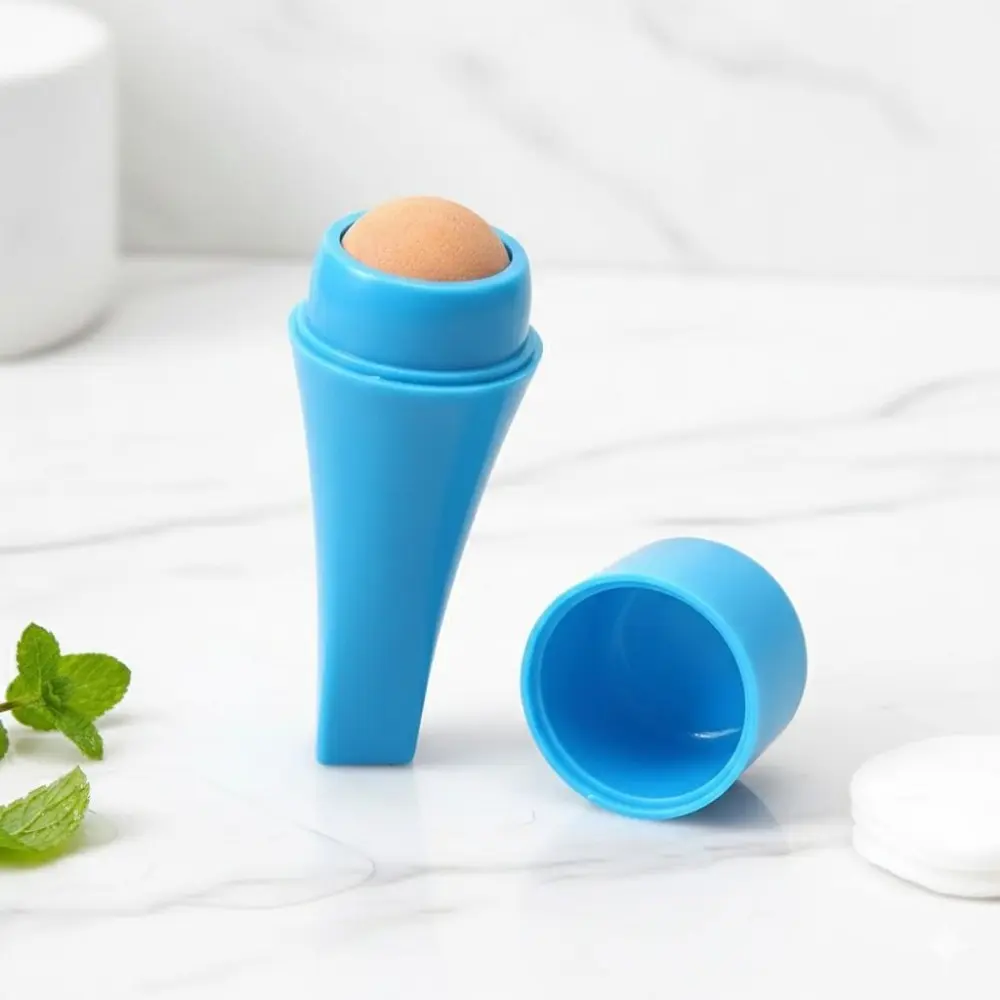 Reusable Mini Oil Absorbing Roller for Oily Skin, Volcanic Stone T-Zone Tool, Washable & Portable Design, Natural Material, Efficient Oil Blotting, Non-Slip Grip, Ergonomic & Safe Skincare Assistant