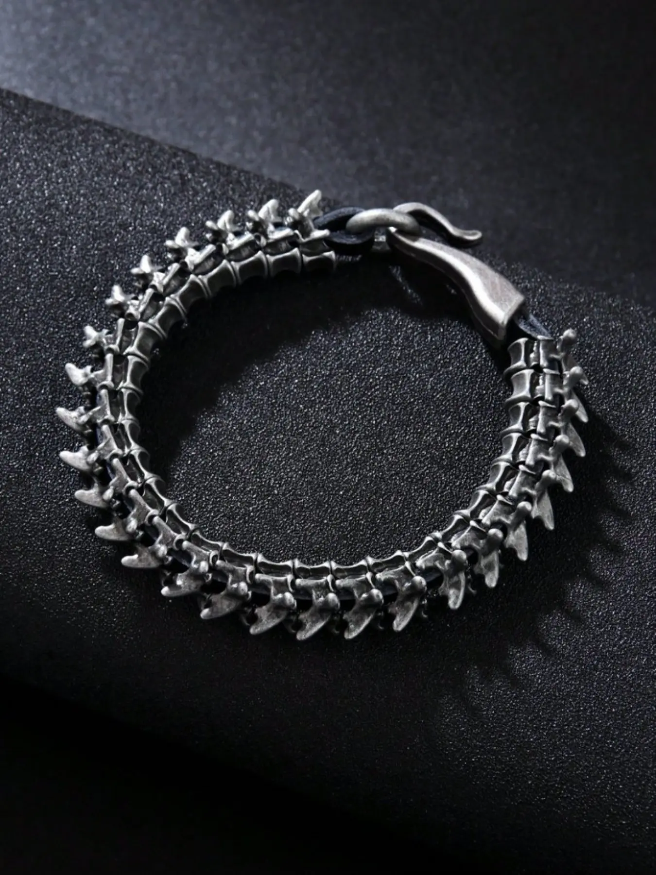 1 Piece Vintage Alloy Skeleton Spine Link Chain Bracelet for Men, Gothic Dinosaur Bone Textured Wristband, Punk Dark Style Fashion Bangle Accessories