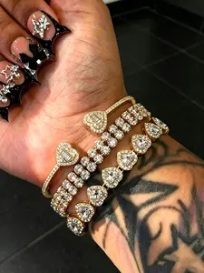 3-Piece Exquisite Luxury Heart Shaped Synthetic Zircon Women's Bracelet Set Elegant Charm Women's Jewelry Waterproof And Non Fading Banquet Party Jewelry Set Creative Stackable Bangle Bracelets Suitable For Daily And Engagement Wear