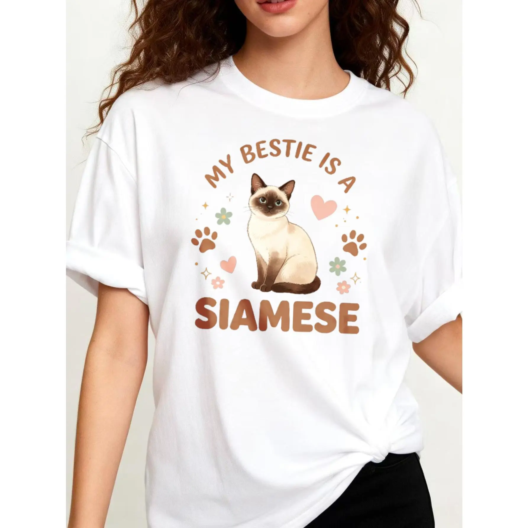 Plus Size - Casual, Women'S Oversized 100% Crew Neck T-Shirt, My Bestie Is a Siamese Cat with Hearts And Paw Prints Design, Everyday Wear for Cat Lovers, Perfect Gift for Siamese Cat Owners Or Feline Enthusiasts