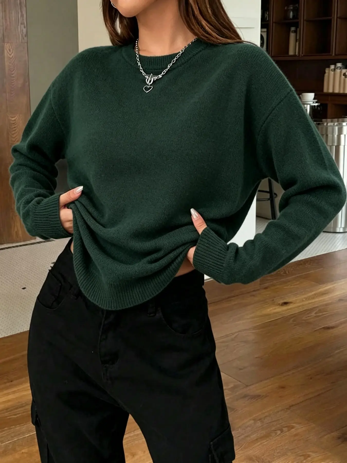 Vintage Loose-Fit Round Neck Knitted Sweater, Windproof Warmth, Classic Round Neck, Oversize Fit, Soft Drape, Versatile Plain Color, Knitwear