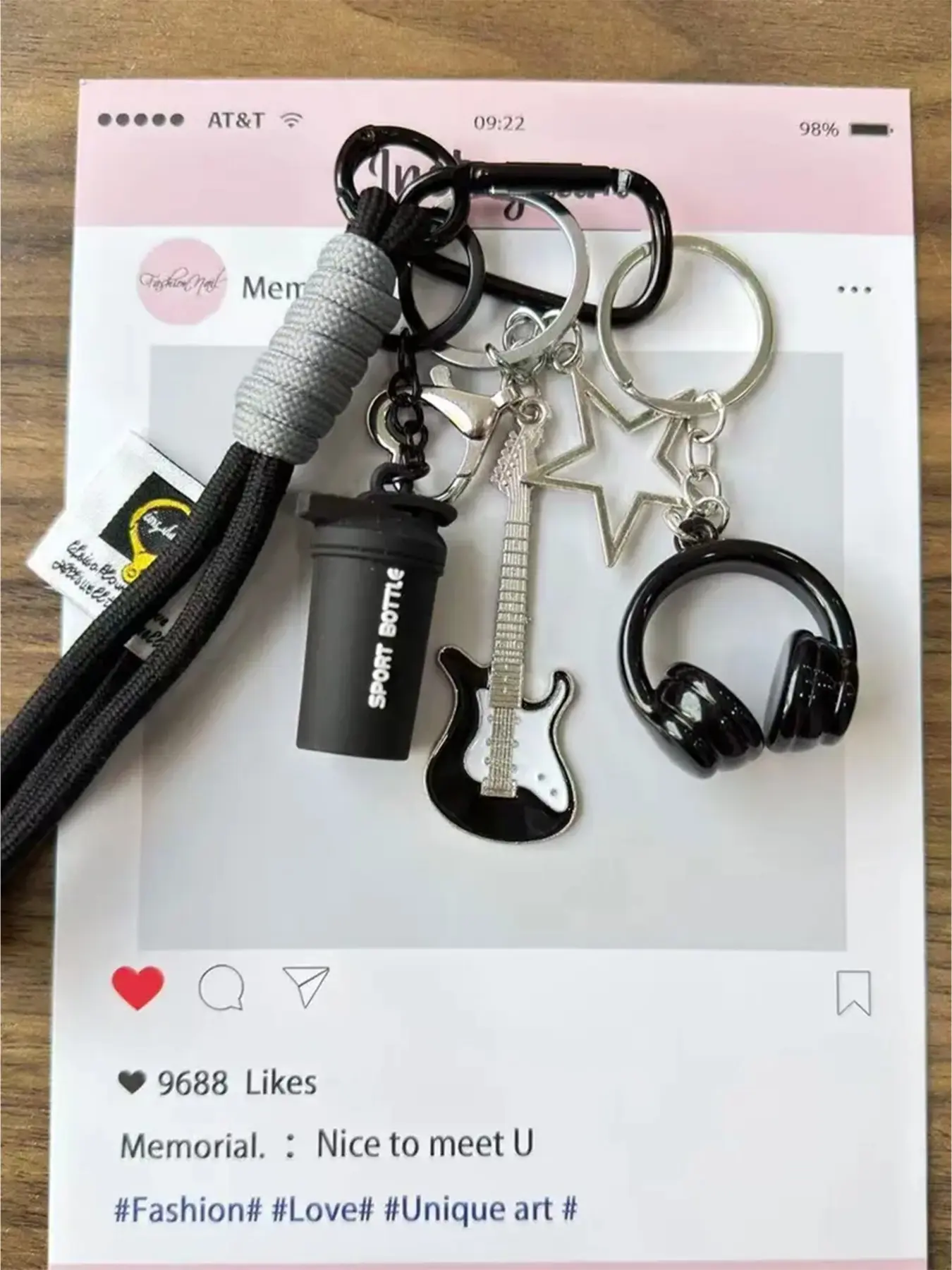 Y2K Alt Grunge Guitar Bag Charm, Rock Headphone & Star Keychain, Woven Rope Backpack Accessory, Gift for Rock Fans & Teens