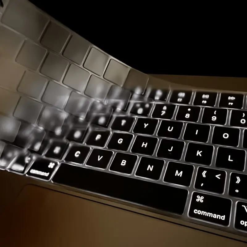 This ultra-thin, transparent keyboard protector is splash-proof, a universal laptop screen protector, foldable and reusable, making it a perfect gift choice.